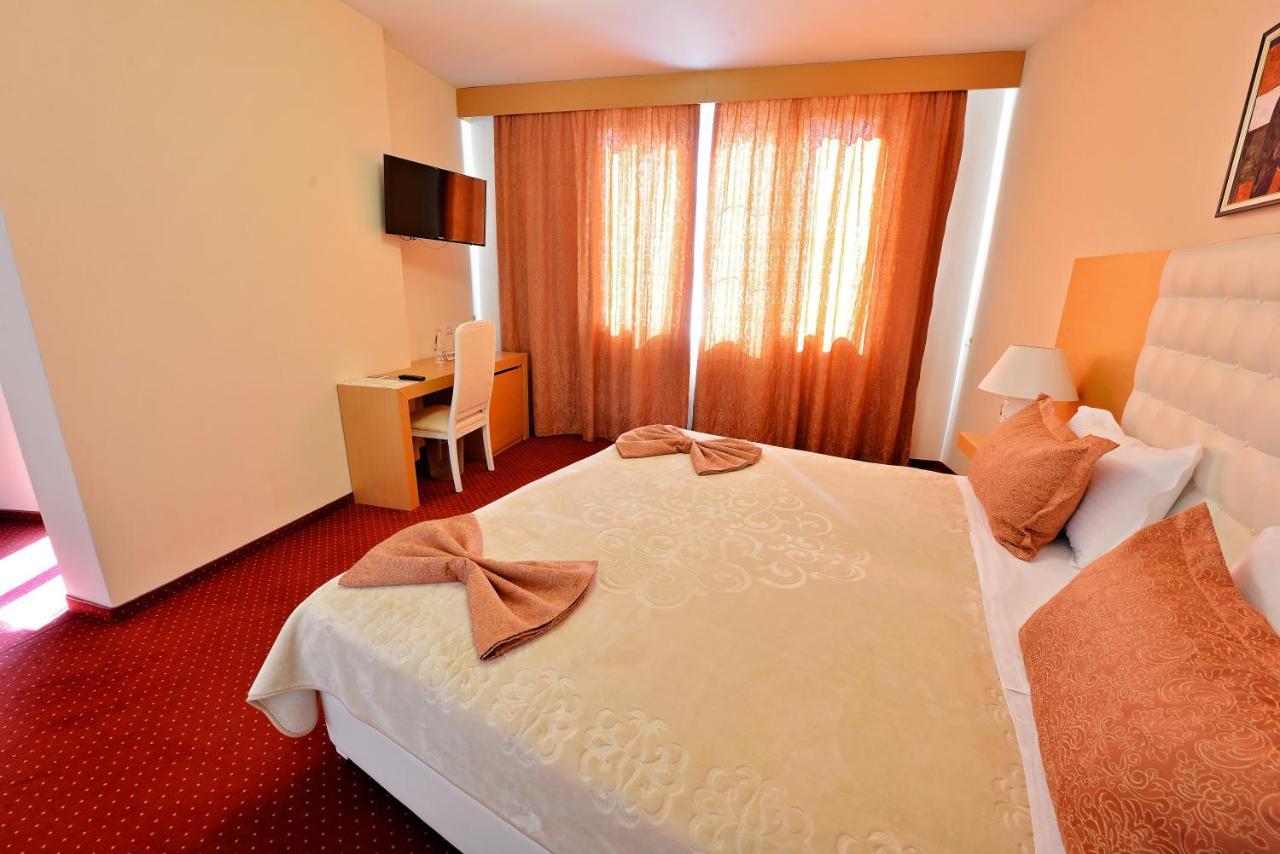 Jolly Hotel เลเจอ ภายนอก รูปภาพ